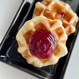 วาฟเฟิลราชันย์ (หน้าเซเว่น 5 ขวา)