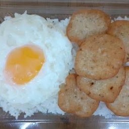 ข้าวหมูยอทอดไข่ดาว