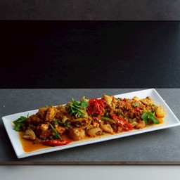 เนื้อปูก้อนผัดผงกะหรี่ Stir fried crab meat with curry powder