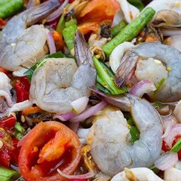 ยำกุ้งสด