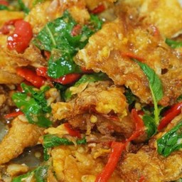 กระเพราไข่ดาวทอดกรอบ