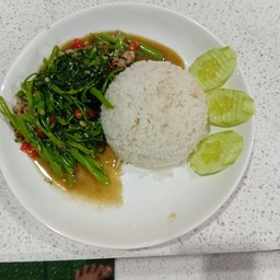 ผัดผักบุ้งหมูสับ