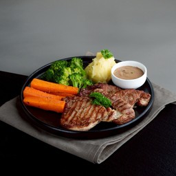 สเต็กสันคอหมู พริกไทยดำ Pork Neck Steak black paper