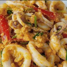 ทะเลผัดไข่เค็มราดข้าว