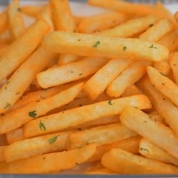 เฟรนช์ฟรายส์ size M เขย่าผงฟรี