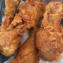 น่องไก่ทอด 2 ชิ้น