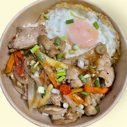 ผัดน้ำมันหอย ราดข้าว