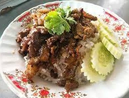 เนื้อทอดกระเทียม