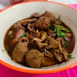 เตี๋ยวโคตรเนื้อ