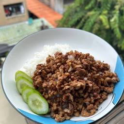 ข้าวหมูสับผัดน้ำมันหอย