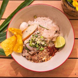 โซ้ยเตี๋ยว ก๋วยเตี๋ยวเรือ ต้มยำหมูมะนาว เย็นตาโฟ