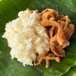 ข้าวเหนียวหมูทอดเจียงฮาย