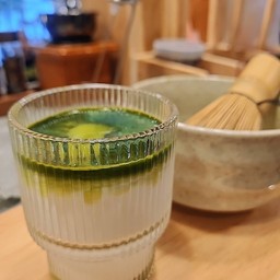 วิสเกอร์ คาเฟ่