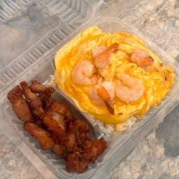 ข้าวไข่ข้นกุ้งหมูทอด