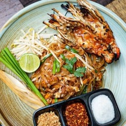 ผัดไททันสมัยกุ้งเผา