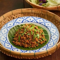 ลาบเนื้อคั่ว แนะนำ ลำแต้ๆ