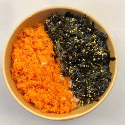 ข้าวสวยญี่ปุ่นโรยไข่กุ้ง สาหร่ายเกาหลี