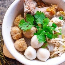 เกาเหลาเลือดหมู(เจ๊ง้อ)