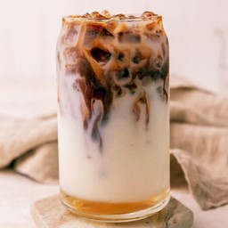 อัลมอนด์มัคคิอาโต้