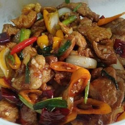 ผัดพริกเผาเนื้อ