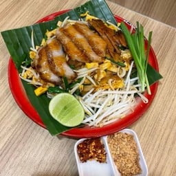 ผัดไทย หมู pad thai with pork
