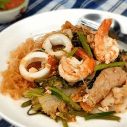 สุกี้รวมทุกอย่างแห้ง[ หมูไก่ปลาหมึกวงกุ้งปลาหมึกกรอบ]