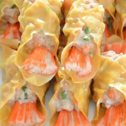 ขนมจีบปูอัดหมูเด้ง พร้อมน้ำจิ้ม