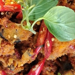ข้าวแกงตำยำ ฟ้าใหม่ข้าวแดงแกงร้อน สาขา ปตท.ด้ามพร้า