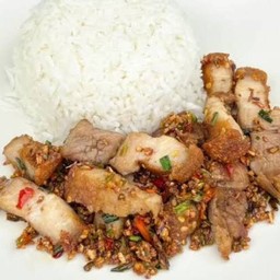 ข้าวหมูกรอบคั่วพริกเกลือ
