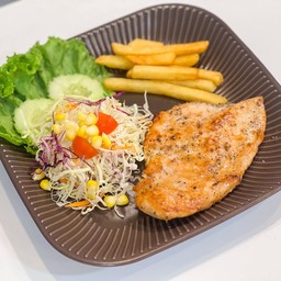 สเต็กอกไก่ย่างพริกไทยดำ