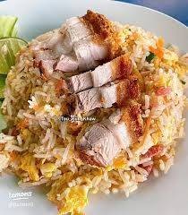ข้าวผัดไข่หมูกรอบ