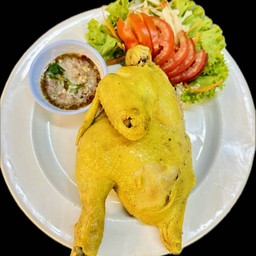 ไก่ต้มน้ำปลา ครึ่งตัว +น้ำจิ้มซีฟู้ด