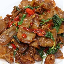 ข้าวหมูสามชั้นสไลด์ผัดกะเพรา