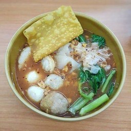 เส้นใหญ่ต้มยำแคระ