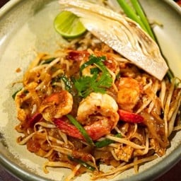 ผัดไททันสมัยกุ้งสด