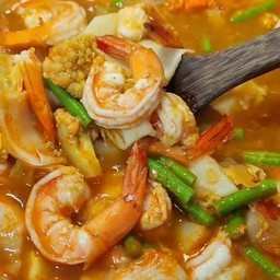 แกงส้มผักรวมกุ้ง