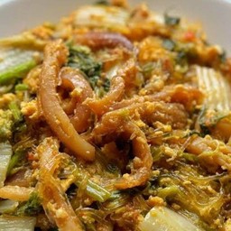 สุกี้น้ำปลาหมึกกรอบ