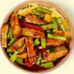 ผัดพริกแกง ราดข้าว