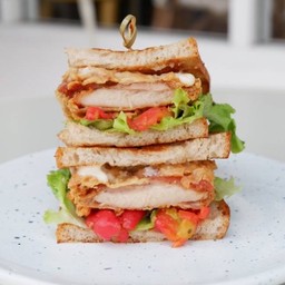 ซาวร์โดว์ไก่กรอบ แซนวิซ