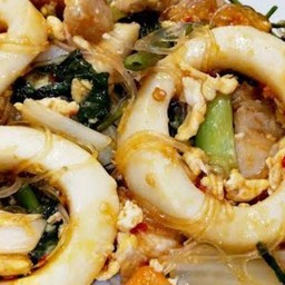 สุกี้แห้งปลาหมึกวง