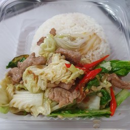 ข้าวราดผัดผักกาดขาว