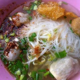 เส้นหมี่ขาวต้มยำแคระ