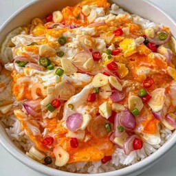 ข้าวไข่ขยี้ (พริกน้ำปลาทำเอง)