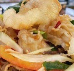 ยำมาม่าเล็บมือนาง+หมูยอ