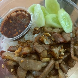 ข้าวหมูทอดกระเทียม