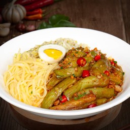 茄子肉沫盖码饭  มะเขือยาวหมูสับ ราดข้าว