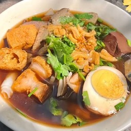 ก๋วยจั๊บเส้นใหญ่หมู