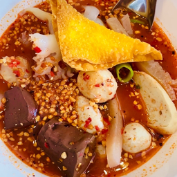 บะหมี่กลมโฟต้มยำ