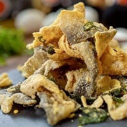 เกล็ดมัจฉา (หนังปลากรอบ)