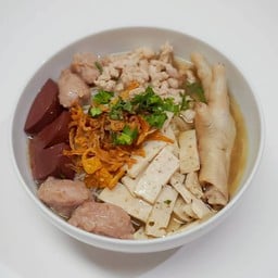 นูริชก๋วยจั๊บญวน ซอยรองเมือง2